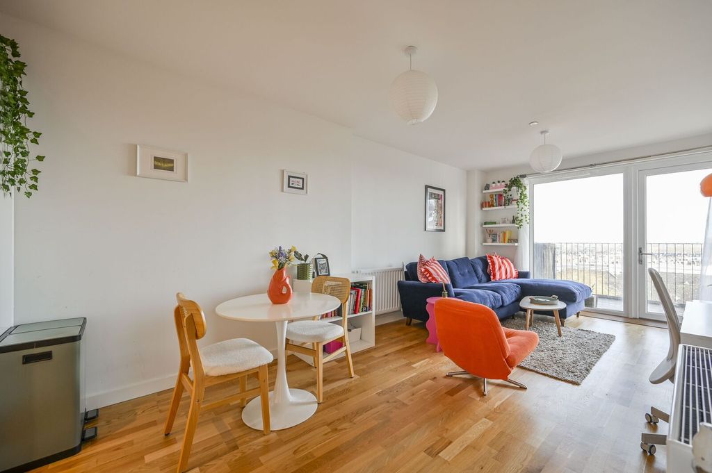 Property photo 2 of 6