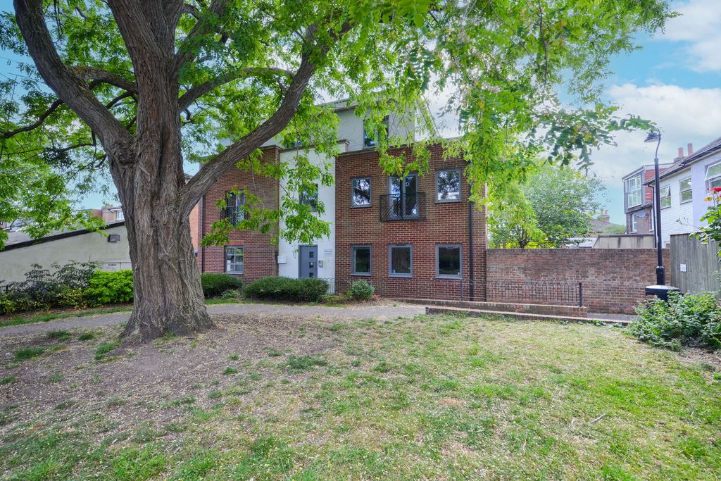 Property photo 2 of 10