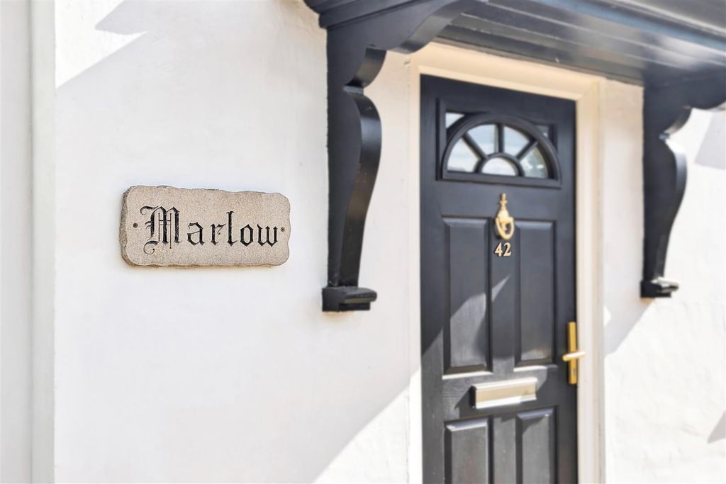 Property photo 2 of 20 2 (1).Jpg