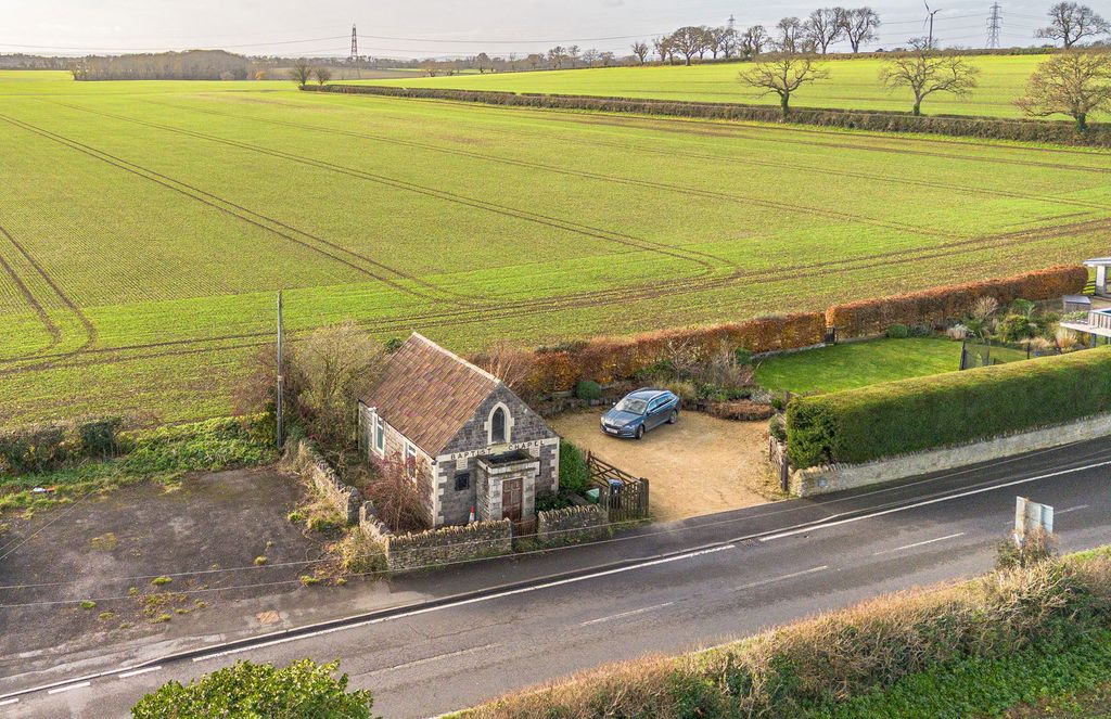 Property photo 1 of 8