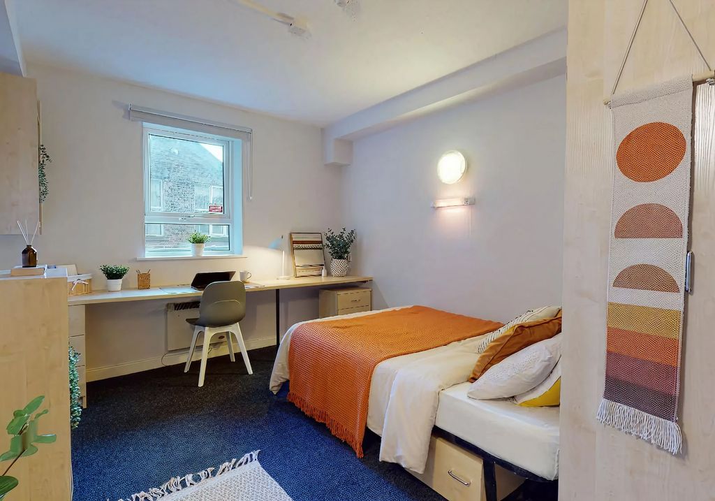 Property photo 1 of 5