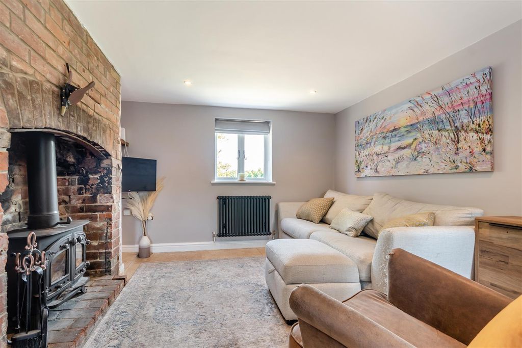 Property photo 2 of 18