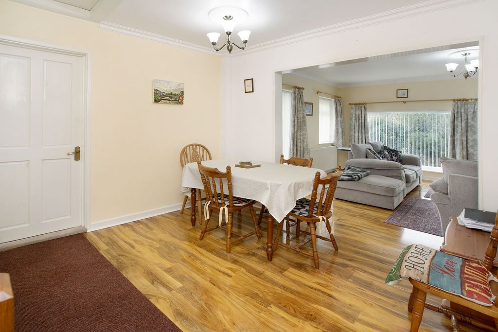 Property photo 3 of 13 Photo 12