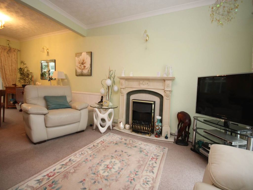 Property photo 3 of 20 Fire