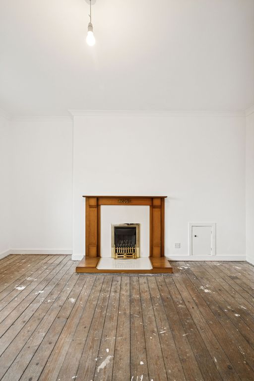 Property photo 2 of 20 Lounge