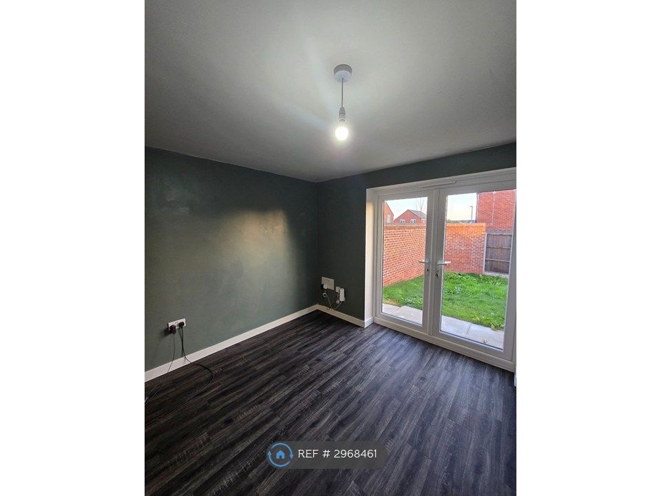 Property photo 3 of 32