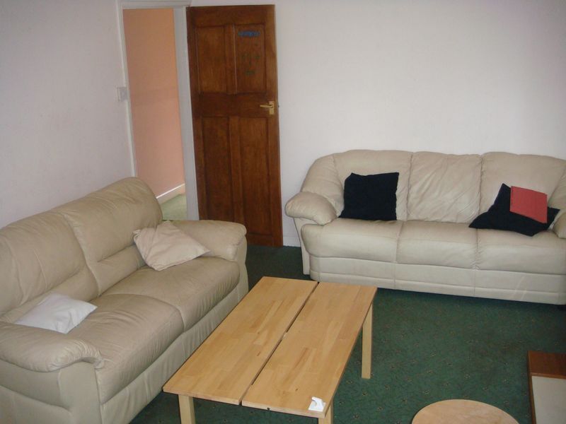 Property photo 2 of 7 Photo 3