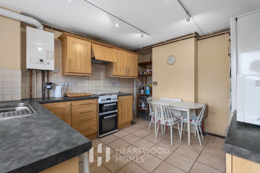 Property photo 3 of 13