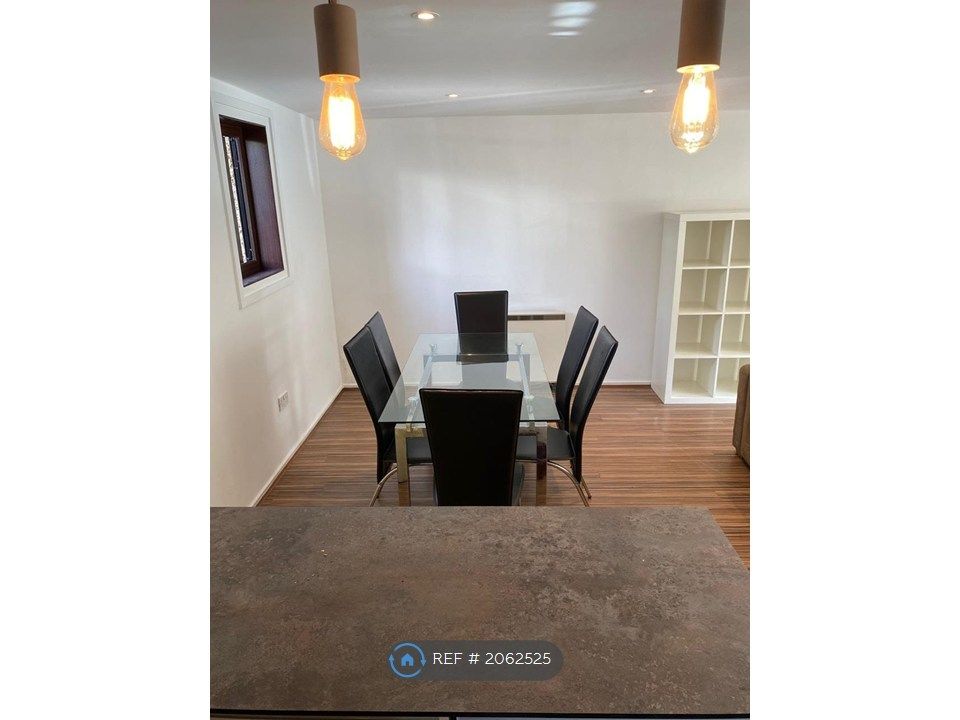 Property photo 3 of 9 Dining Area