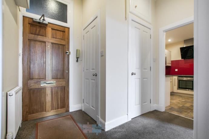 Property photo 2 of 10 Hallway