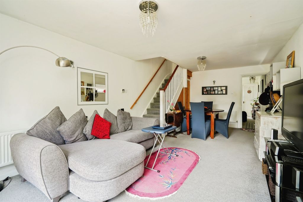 Property photo 2 of 9