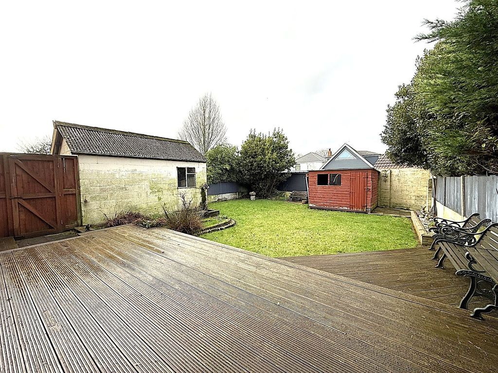 Property photo 2 of 34