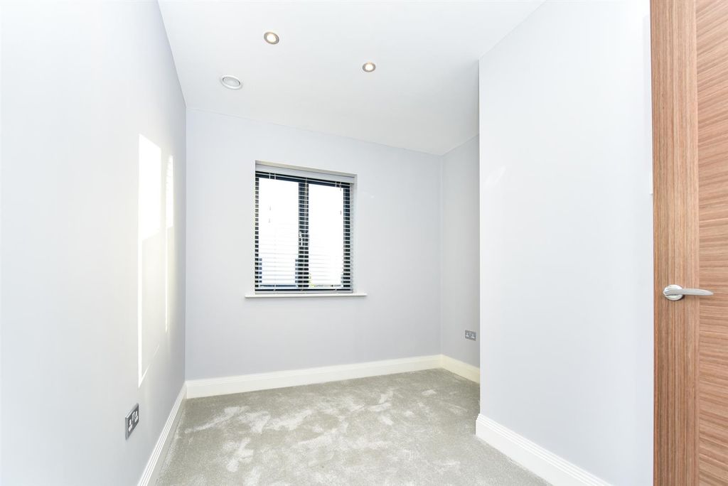 Additional image 10 of 3 bed flat for saleIvy Park Road, Sheffield S10