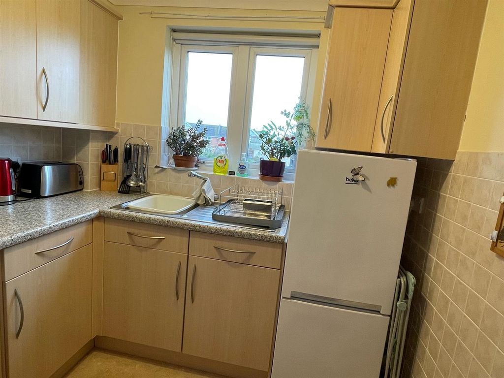 Property photo 3 of 14 Kitchen.Jpg
