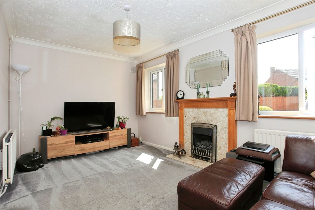 Property photo 2 of 16
