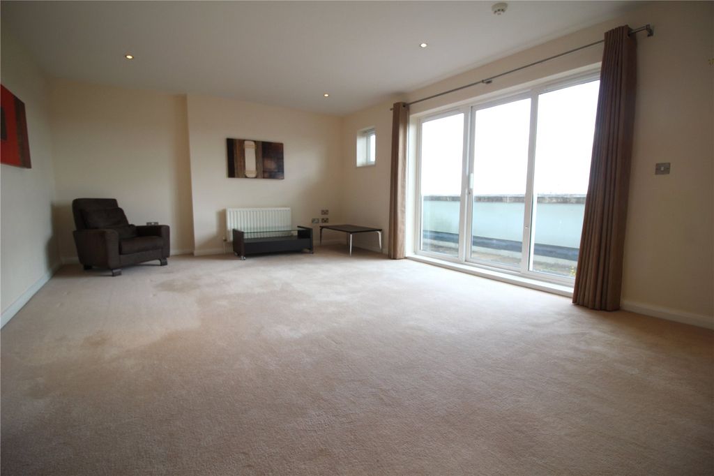 Property photo 2 of 12 Picture No. 04