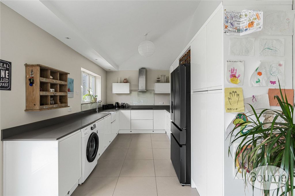 Property photo 3 of 27 Picture 3