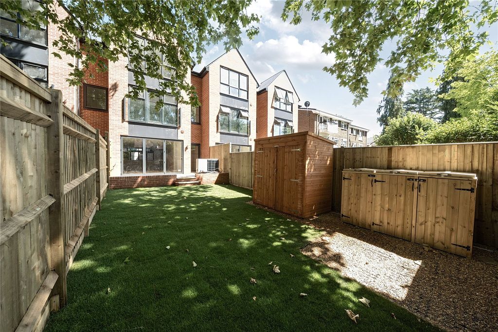 Property photo 2 of 10 Picture No. 04