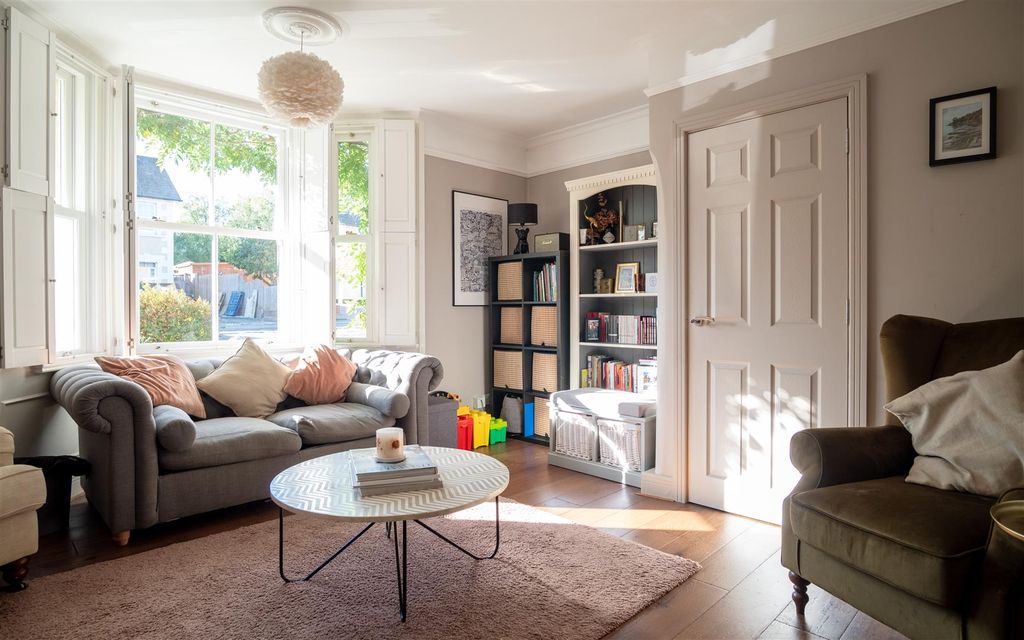 Property photo 2 of 22 Princes Rd, Earlswood