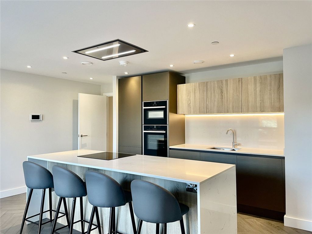 Property photo 3 of 20 Picture No. 04