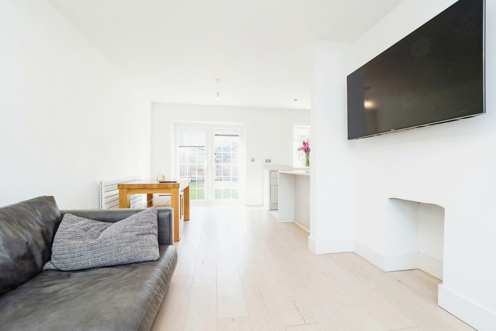 Property photo 2 of 17 Photography