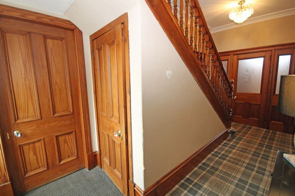 Property photo 3 of 35