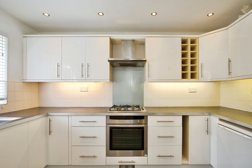 Property photo 2 of 17 Pbox-Img.Jpg