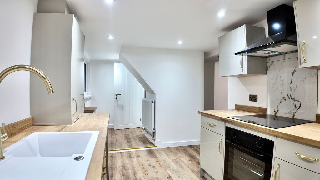 Property photo 3 of 24