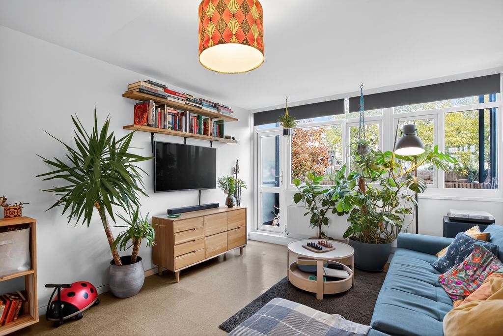 Property photo 2 of 16 Living Area