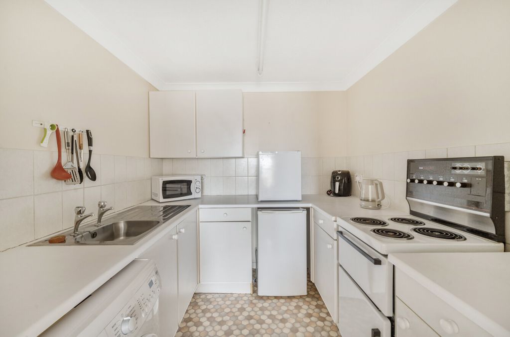 Property photo 1 of 17 1 - 1325564-9-6874Eb5...