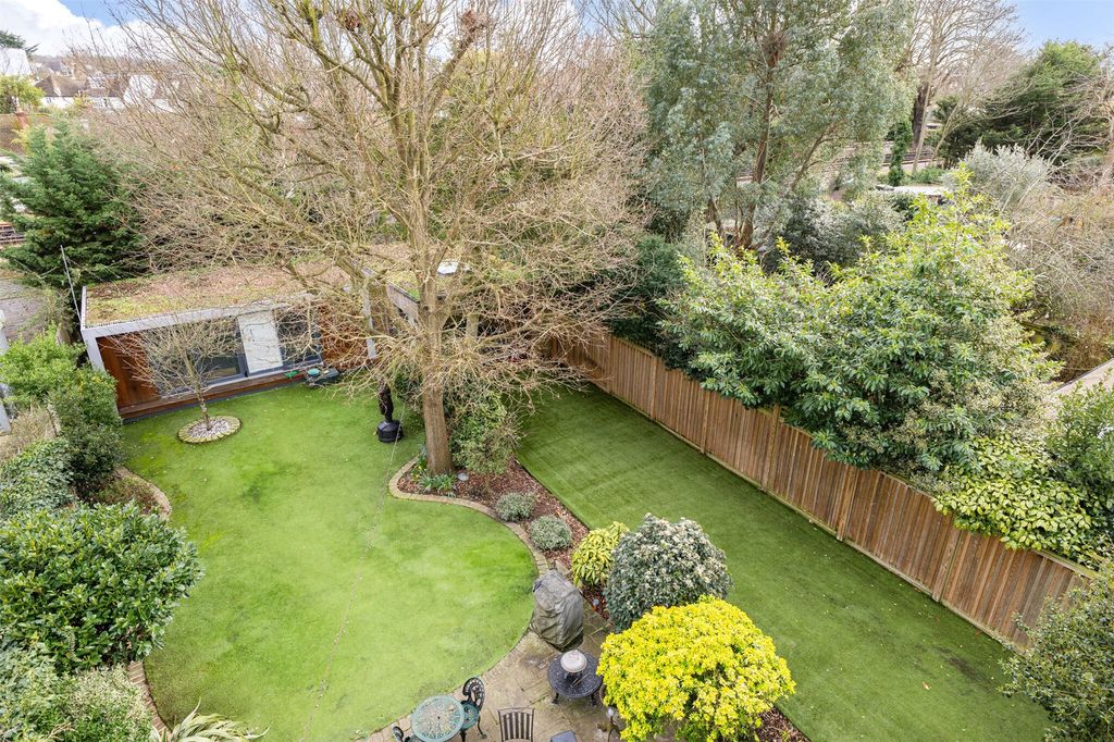 Property photo 3 of 24 Picture No. 39