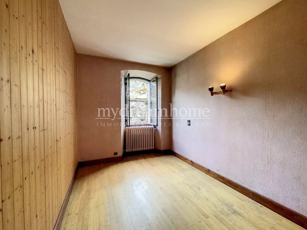 Property photo 3 of 26