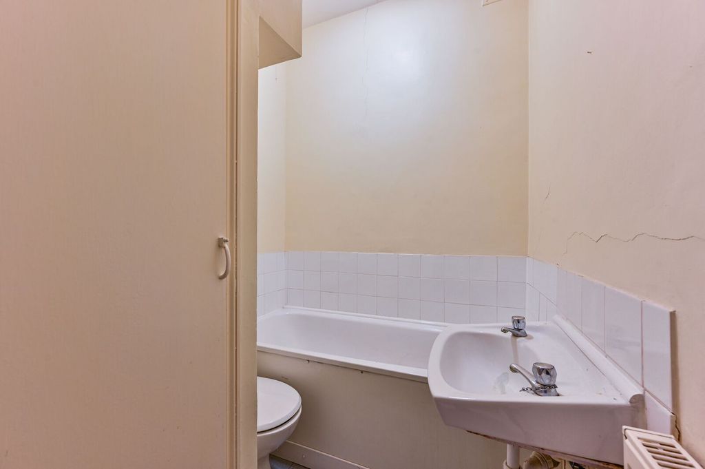 Property photo 1 of 4