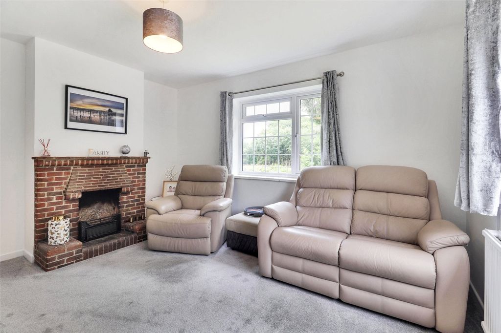 Property photo 3 of 11 Sitting Room