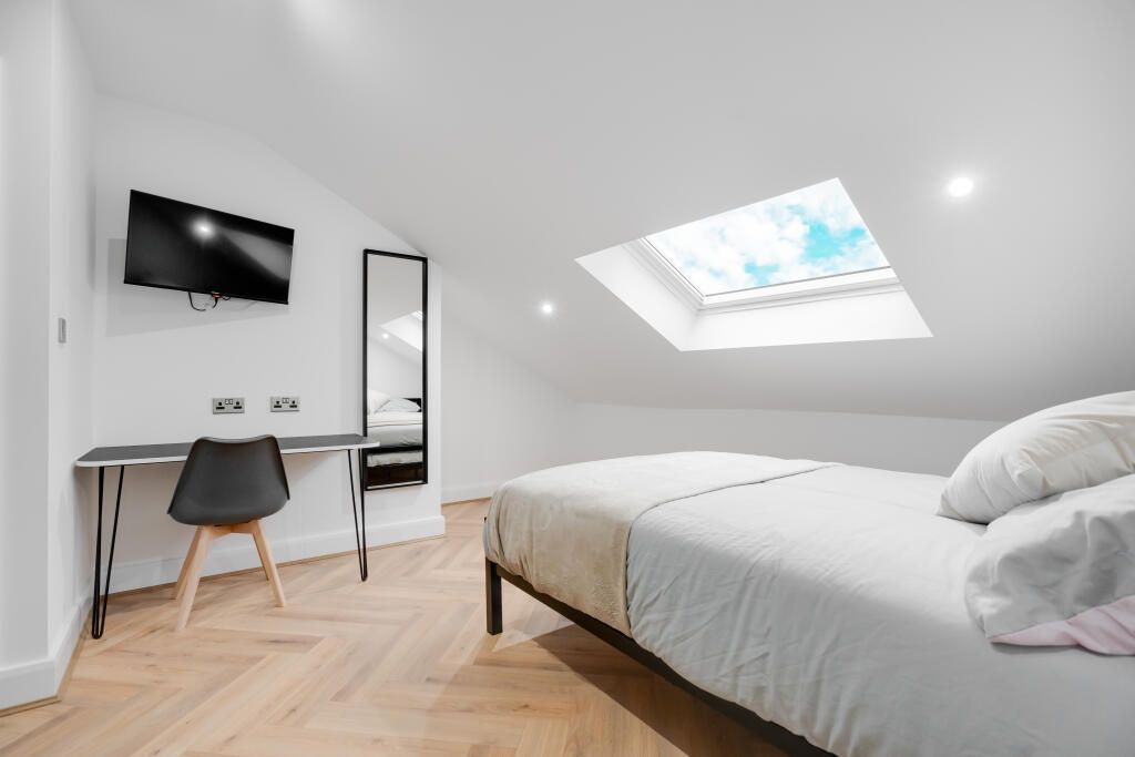 Property photo 2 of 14 A Bright And Modern Bedroom With A Comfortable Bed...