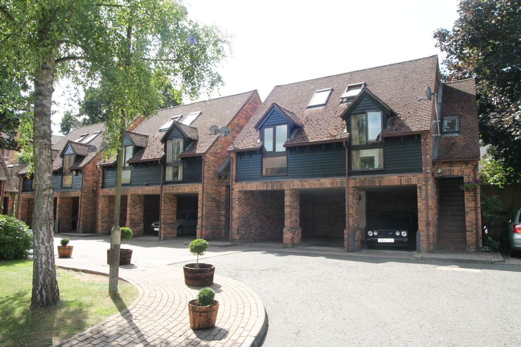 Property photo 1 of 9 19 Copyground Court,