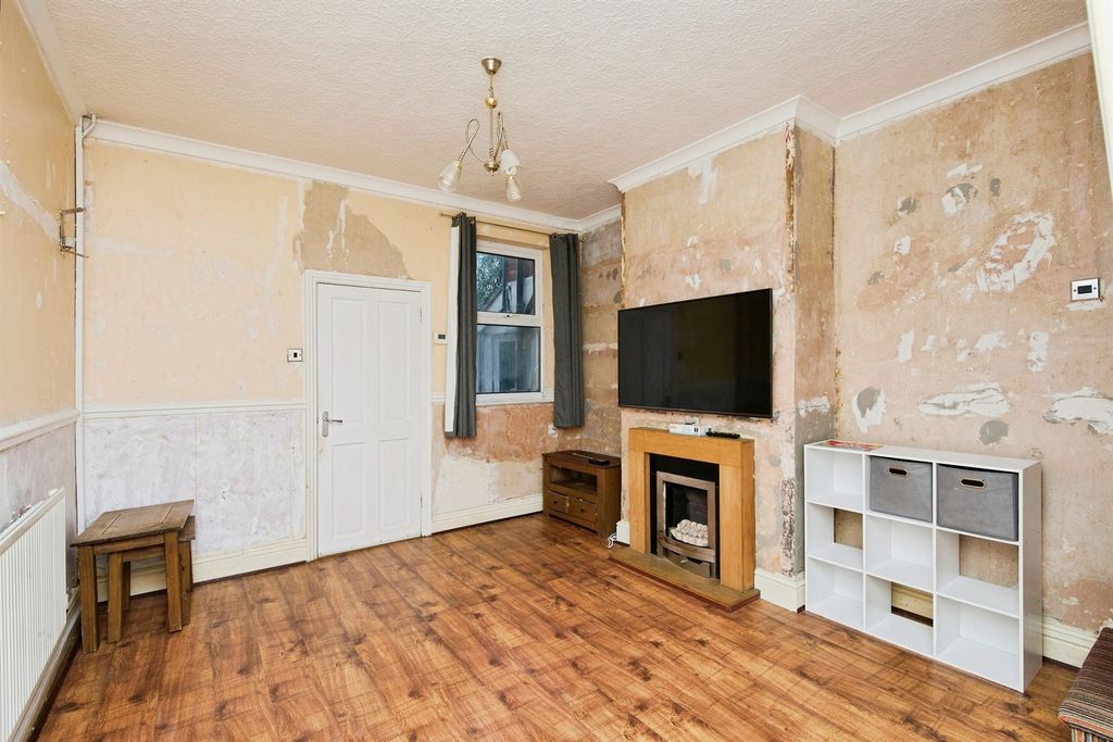 Property photo 3 of 17
