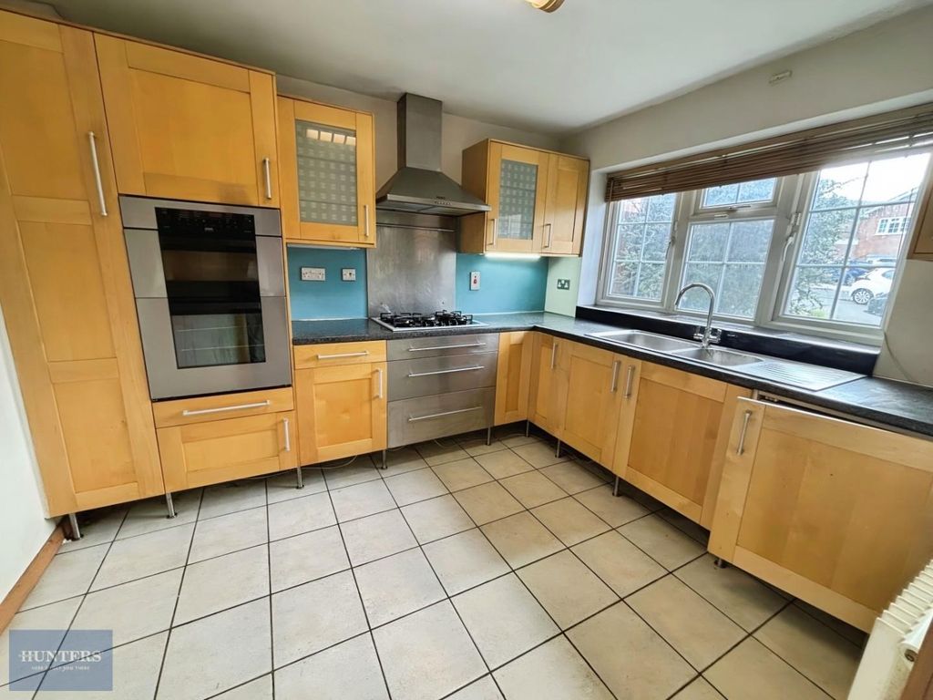 Property photo 3 of 13 2Ba8621B-Kitchen.Jpg