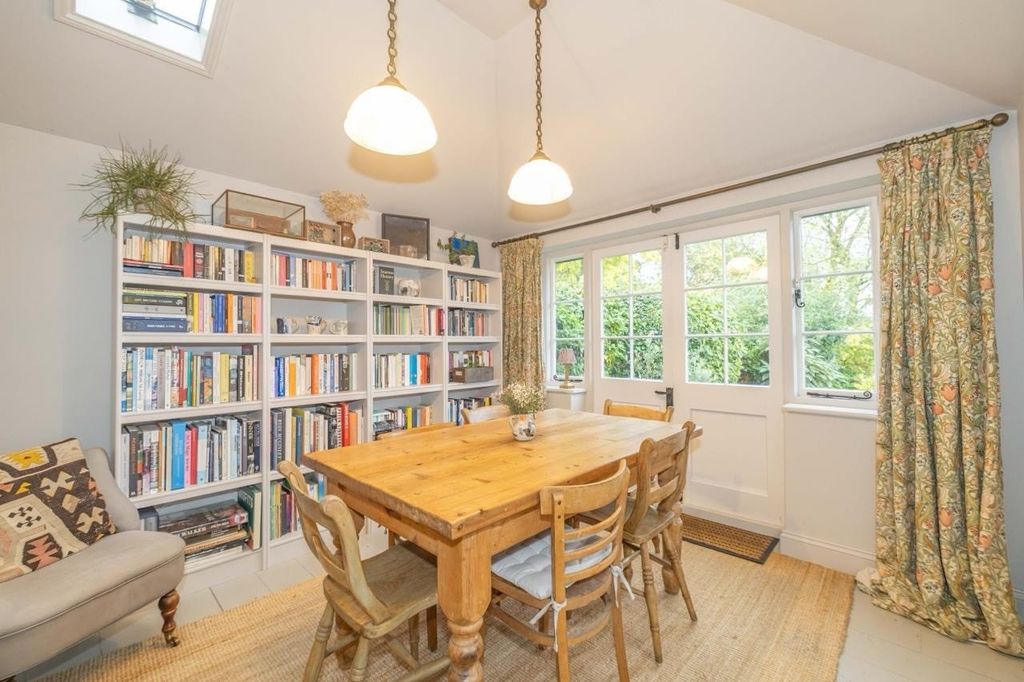 Property photo 3 of 14 Picture 3