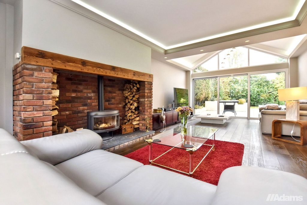 Property photo 2 of 30