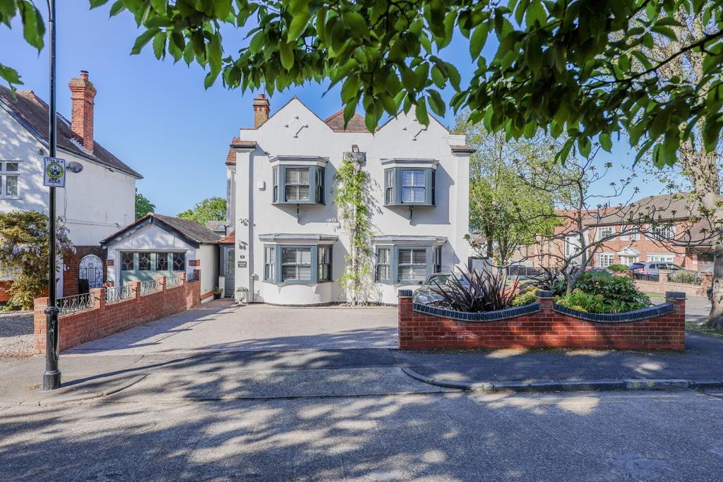 Property photo 1 of 45