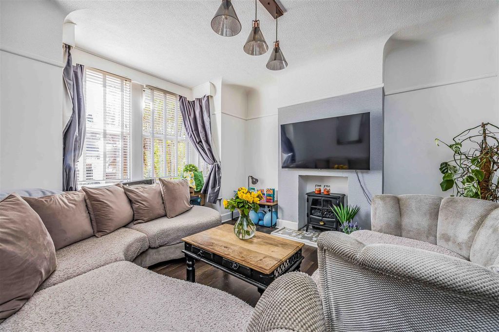 Property photo 2 of 21 Hayling Avenue, Baffins-Small-Porticomarketing-Nex