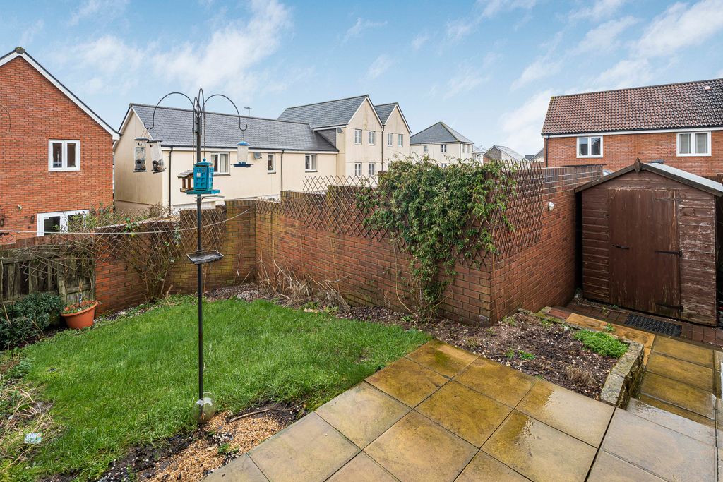 Property photo 2 of 19