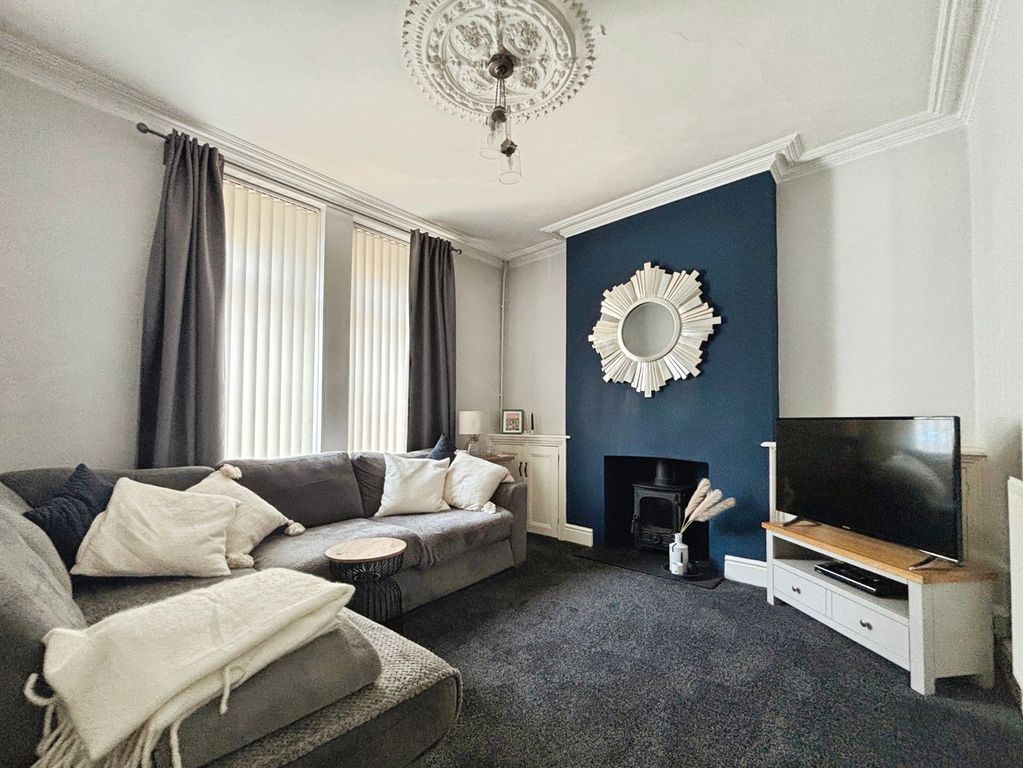 Property photo 2 of 16 Pbox-Img.Jpg