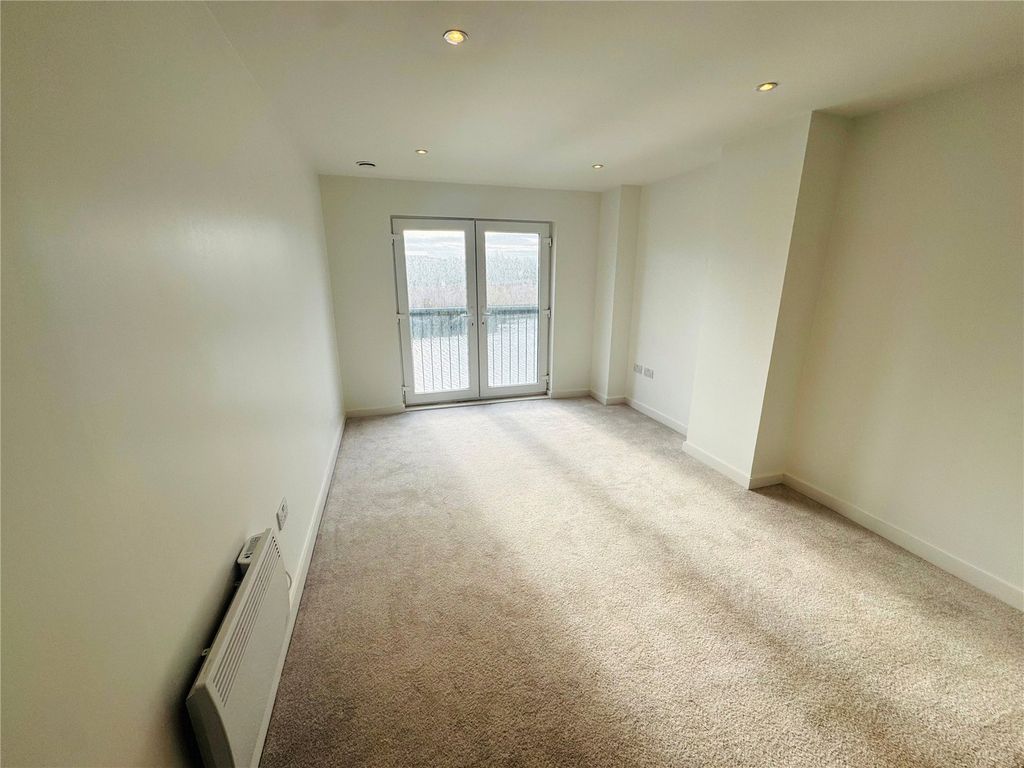 Property photo 3 of 7 Picture No. 16