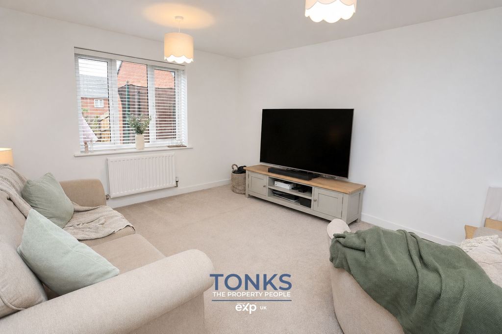 Property photo 2 of 35