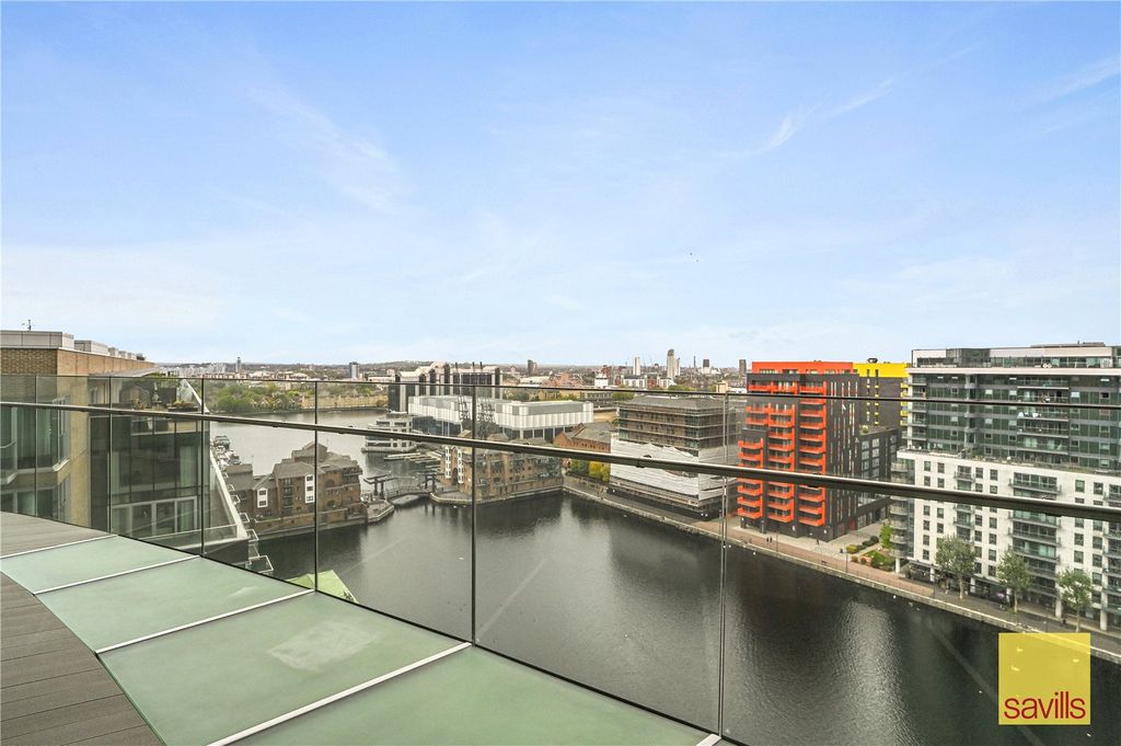 Property photo 2 of 19 Balcony