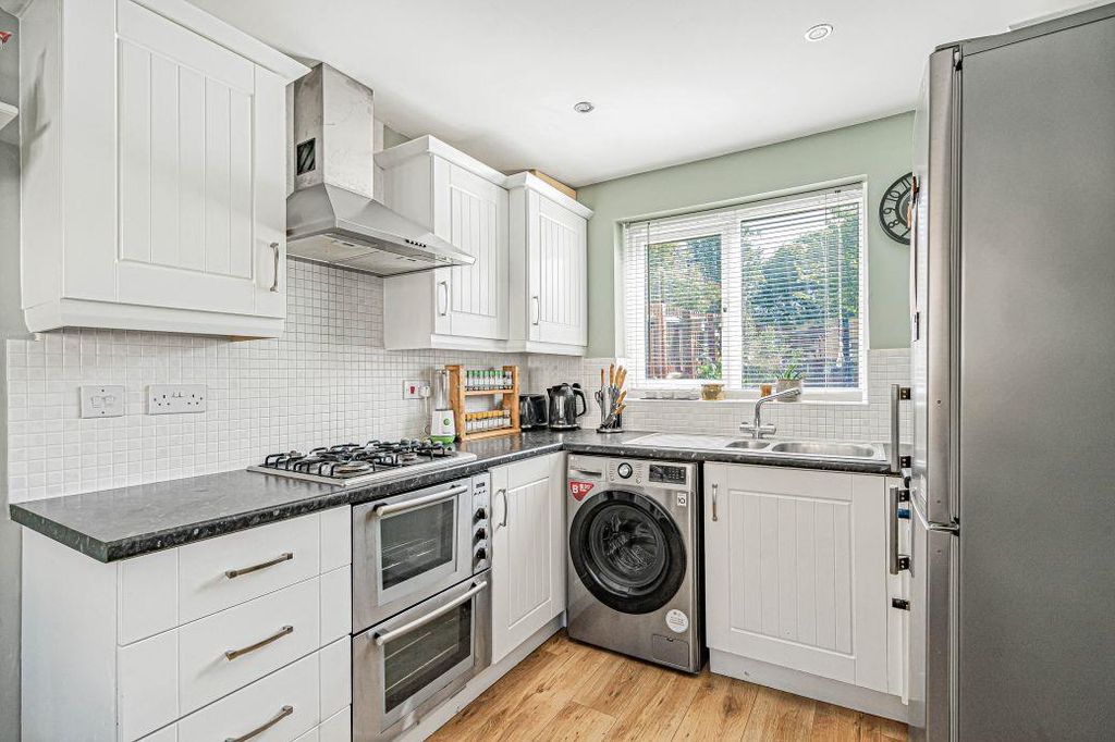 Property photo 3 of 18 16_81108.Jpg
