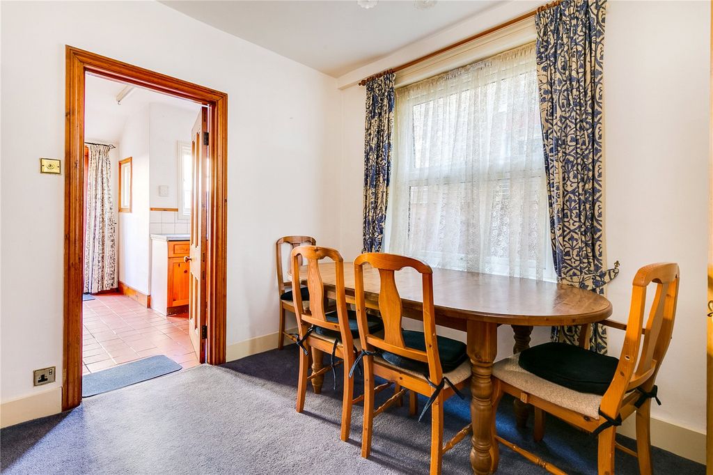 Property photo 3 of 8