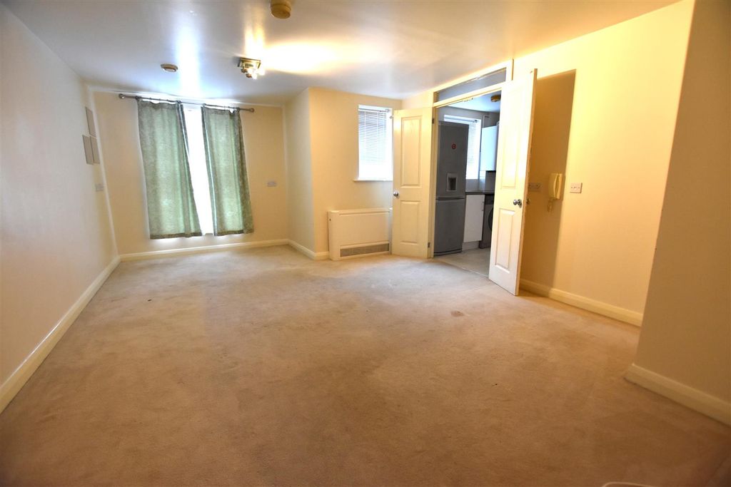 Property photo 2 of 5